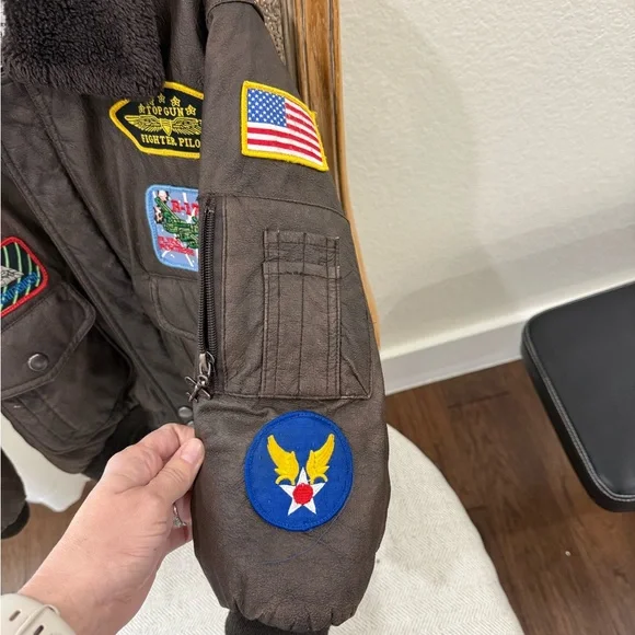 Boy’s Brown Bomber Jacket with Patches Aviator 6-8 - Picture 3 of 6